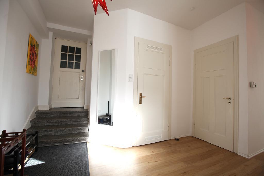 Ferienwohnung apart-coli Köln Zimmer foto