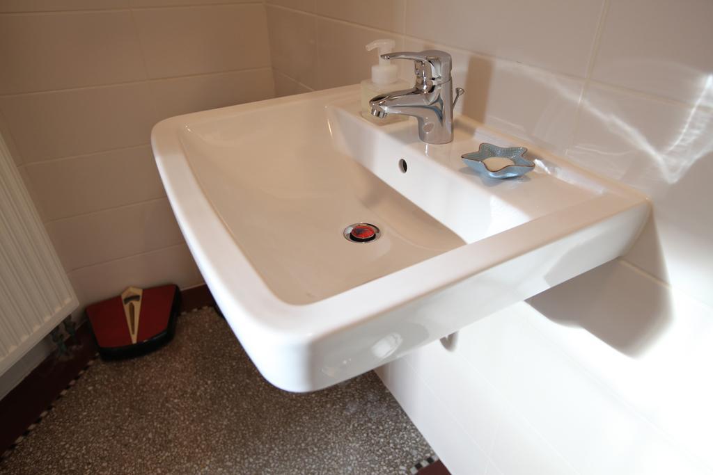 Ferienwohnung apart-coli Köln Zimmer foto