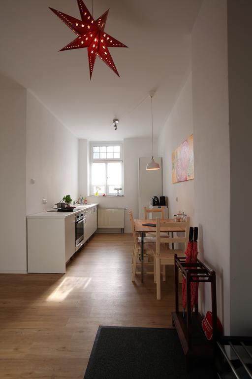 Ferienwohnung apart-coli Köln Zimmer foto
