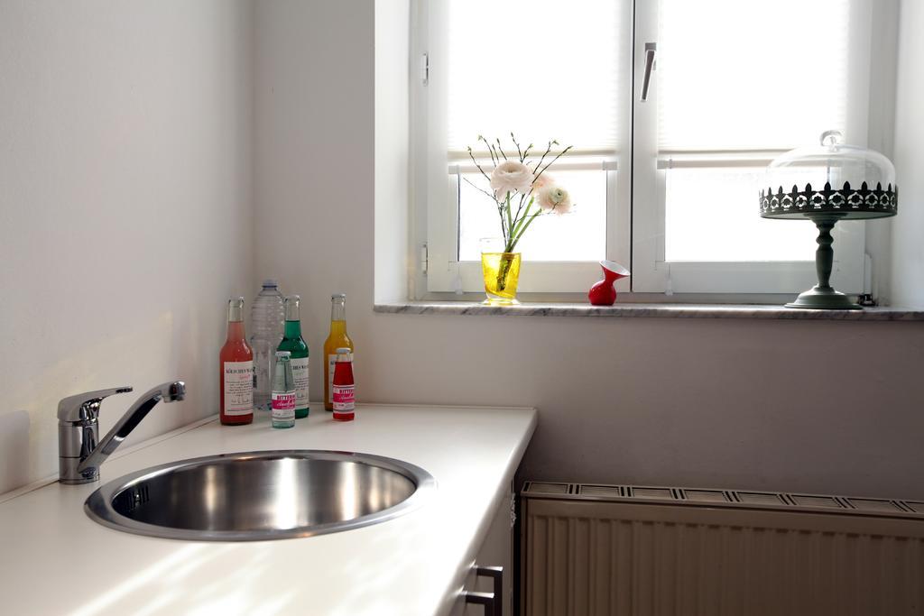 Ferienwohnung apart-coli Köln Zimmer foto